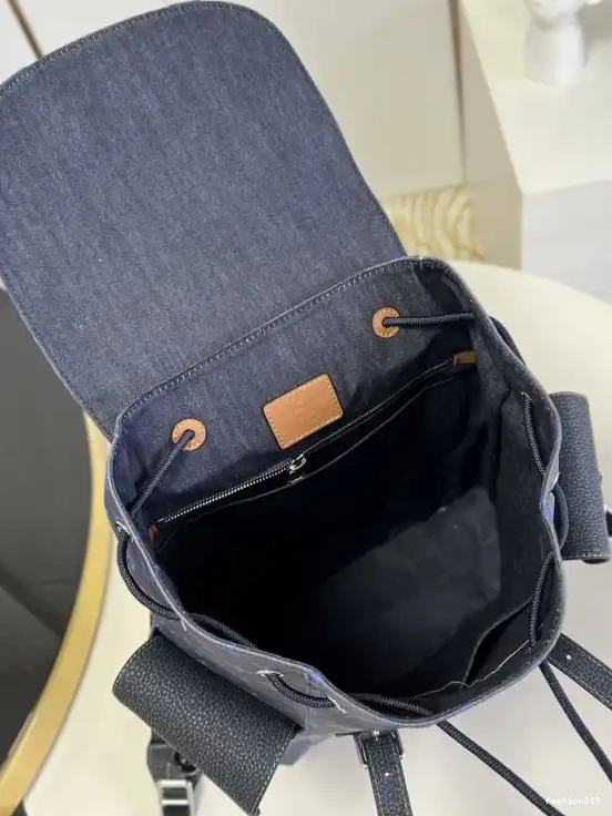 MM VUITTON LOUIS CHRISTOPHER 0401